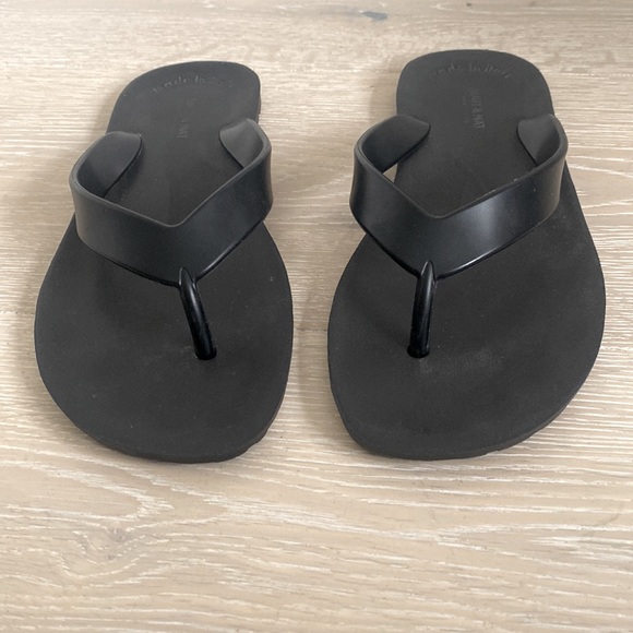 Matt and Nat Alberta Vegan Black Flip Flops - Picture 6 of 10